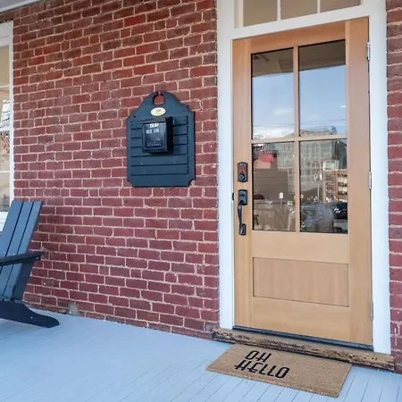 Boutique Room Steps From Downtown Mall Rose Jean Room 2-3